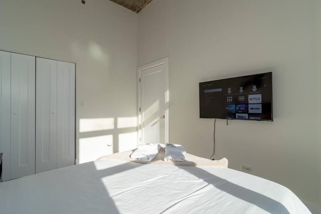 Spacious 2Br Vacation Rental With City View, Optional Parking And Gym Near Mccormick Place & Downtown Chicago Attractions Екстер'єр фото