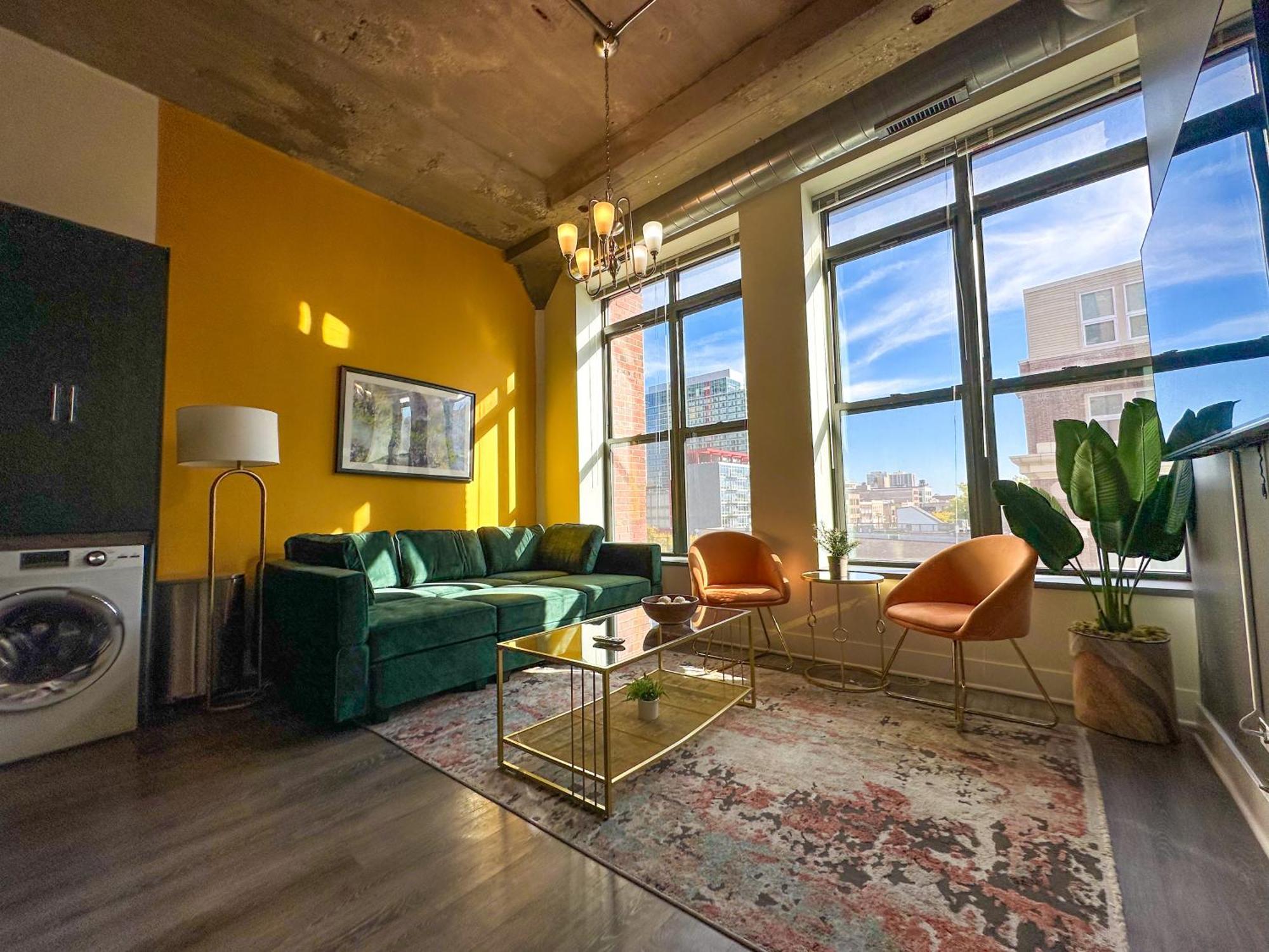 Spacious 2Br Vacation Rental With City View, Optional Parking And Gym Near Mccormick Place & Downtown Chicago Attractions Екстер'єр фото